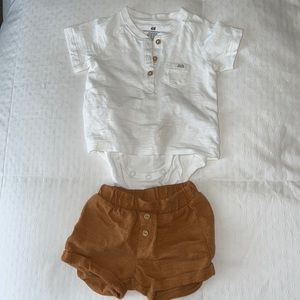 H&M outfit and old navy shorts